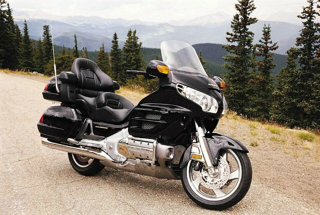 Мотоциклы турист фото HONDA GLX 1800 Goldwing 2001 запчасти новые и бу с разборов купить в Ростове-на-