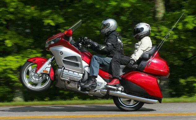 Мотоциклы турист фото Top 10 Ways to Save on Motorcycle Insurance (With images) Custom baggers, Bagger