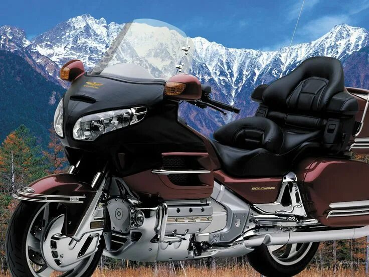 Мотоциклы турист фото Honda Gold Wing 1024x768 c732 - Tapety na pulpit - samochody sportowe, luksusowe