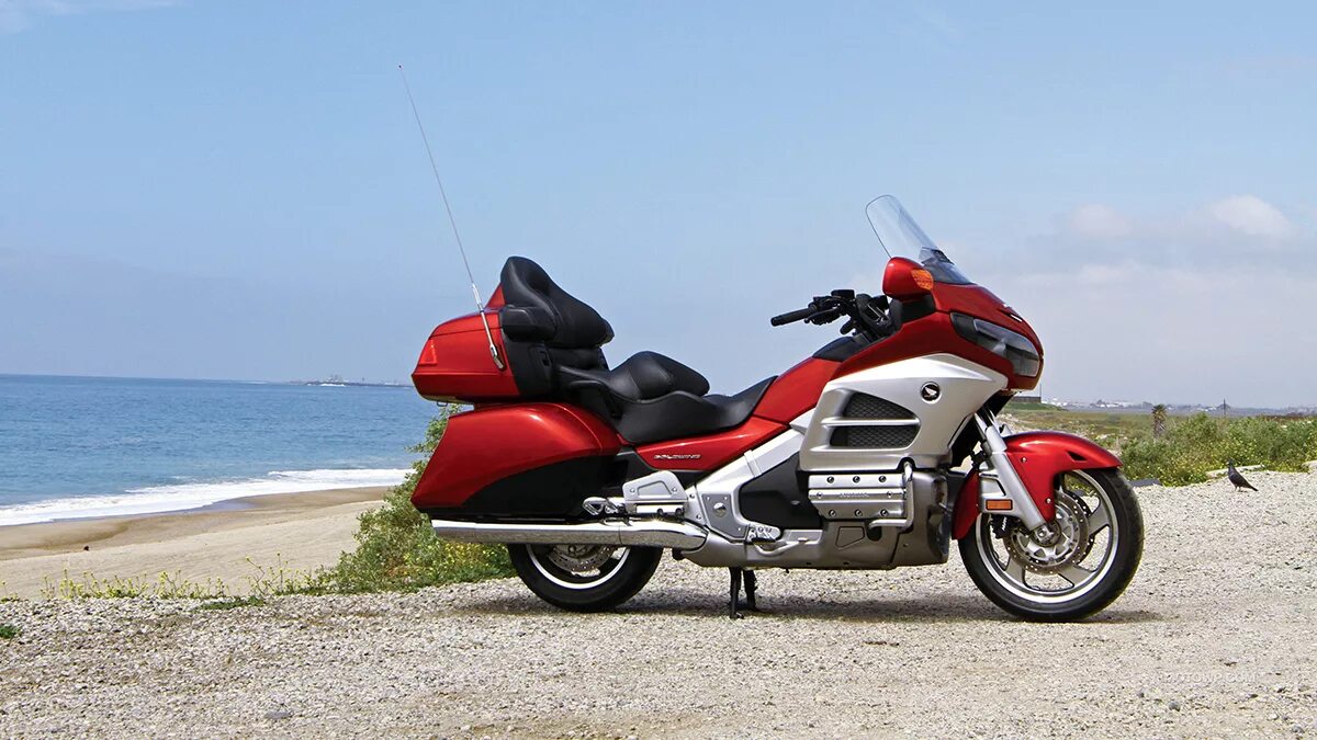 Мотоциклы турист фото О мотоциклах: Honda GoldWing - Магазин мотоэкипировки MOTOXMOTO