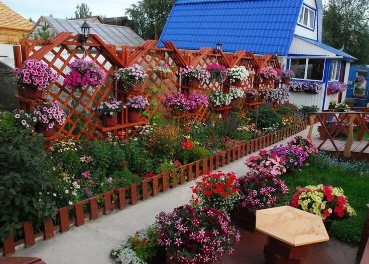 Моя дача фото оформление участка Браво хозяйке дома! #садовыйдекор #уголоквсаду #идея #огород #шпалера #кашпо #вс