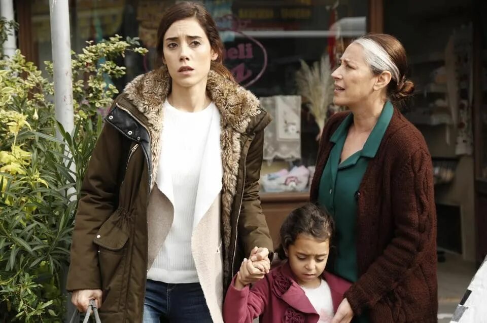 Моя мама турецкий актеры фото Pin on Series y novelas
