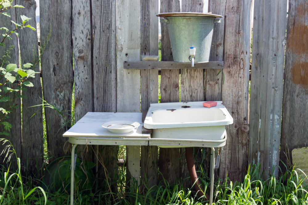 Мойка на даче фото Садовый умывальник на даче должен быть обязательно Garden sink, Outdoor sinks, O