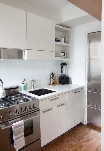 Мойка рядом с плитой фото мойка рядом с плитой фото Simple kitchen design, Kitchen layout, Small modern ki