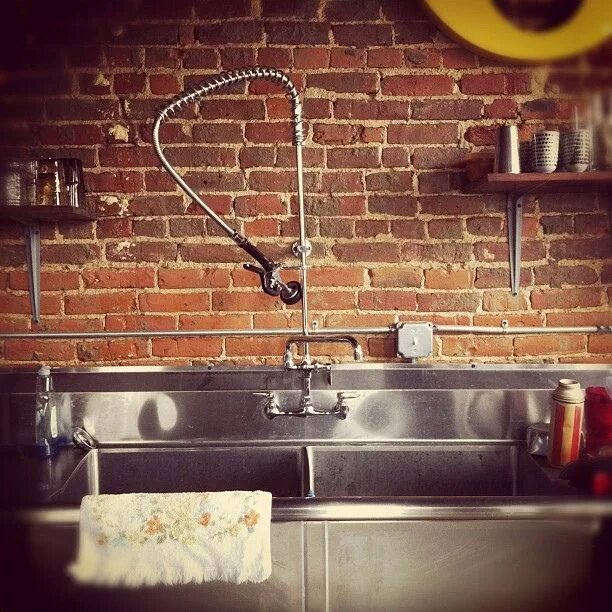 Мойка в кухню в стиле лофт 22 Kitchen sink remodel, Best kitchen layout, Kitchen layout