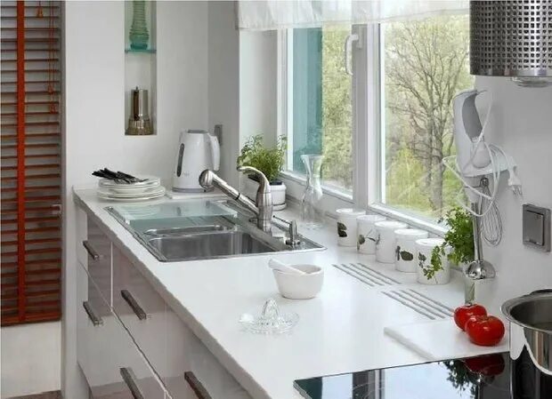 Мойки под окном фото 5 практичных идей для маленькой кухни - INMYROOM