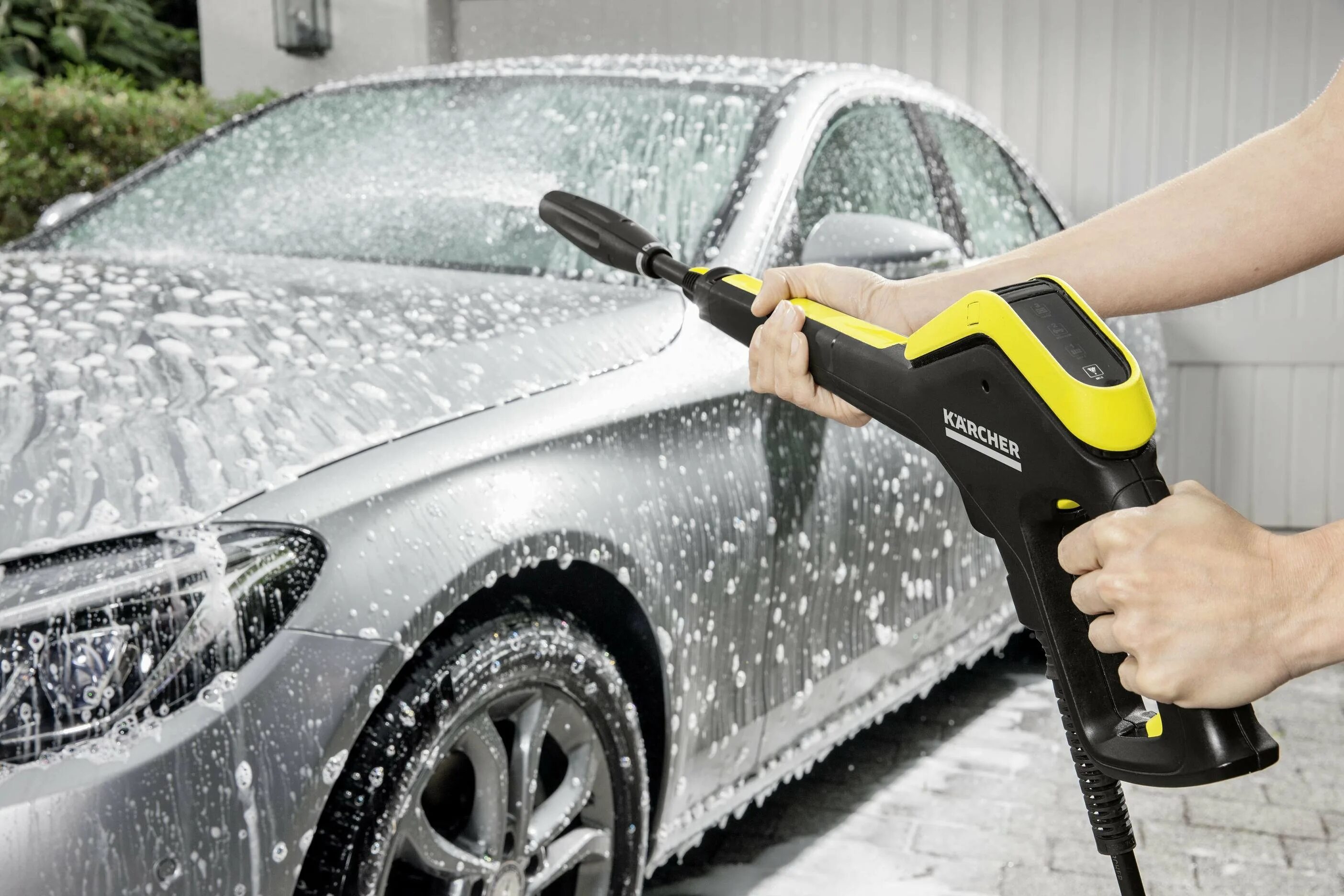 Моющие машины фото Бесконтактная мойка karcher