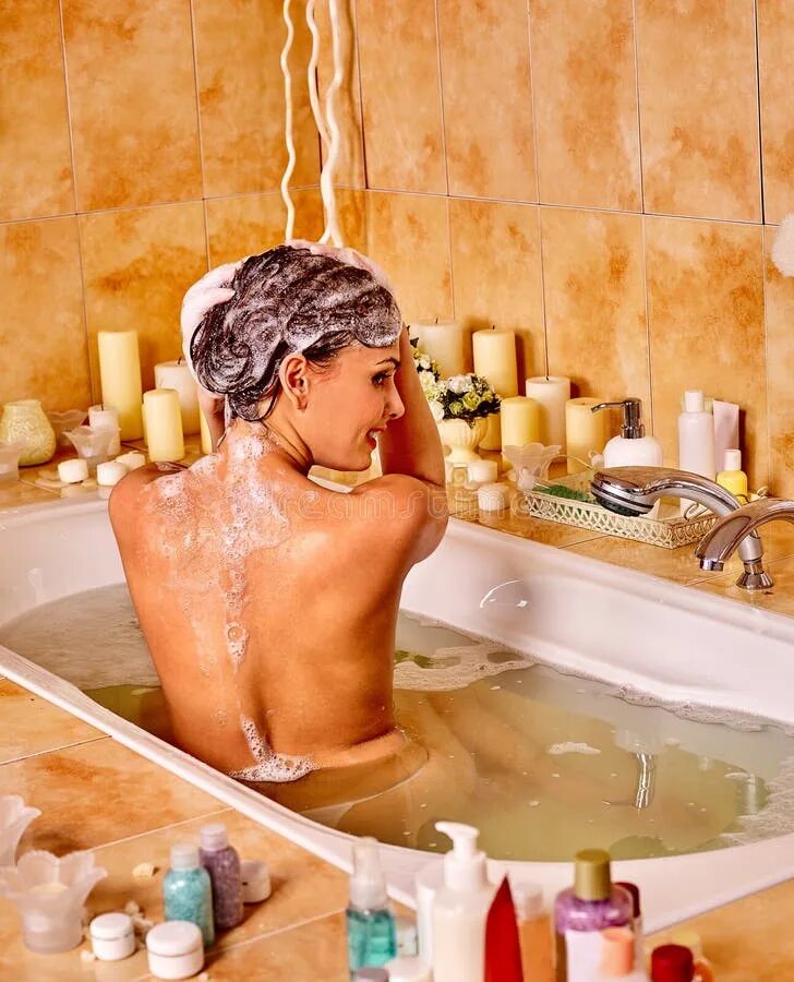 Моющиеся девушка в ванне фото 66,458 Head Therapy Stock Photos - Free & Royalty-Free Stock Photos from Dreamst
