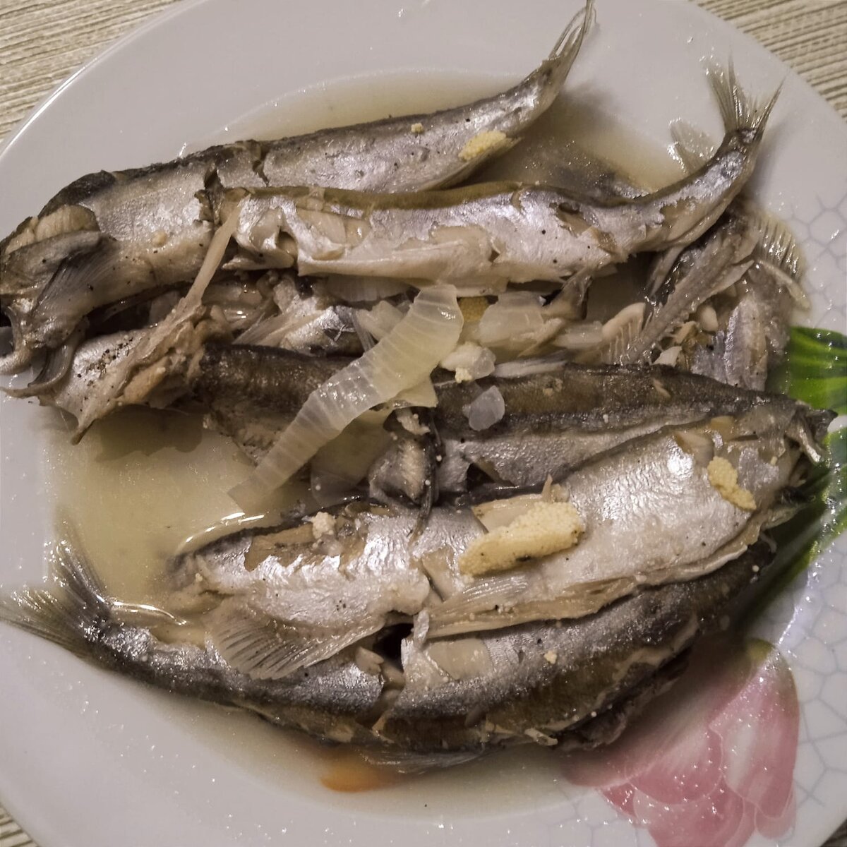 Мойва отварная рецепты приготовления с фото Как вкусно приготовить мойву? Потушить! С луком и специями! Очень вкусно! Nailya