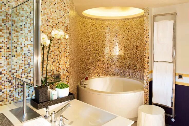 Мозаика в ванной комнате фото #Bathroom remodel with #mosaic #tile throughout, by Granite Transformations and 