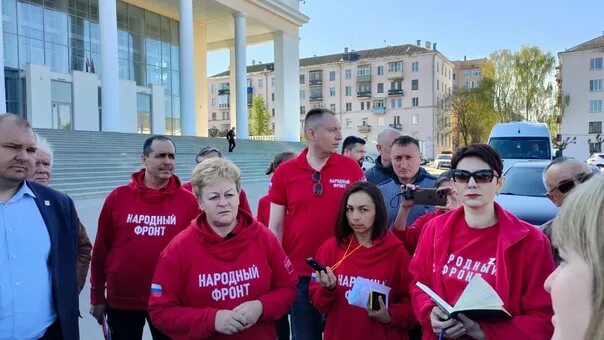 Народный фронт ул хохрякова 9 фото Народный фронт приехал решать вопрос по застройке участка возле Парка Победы. 20