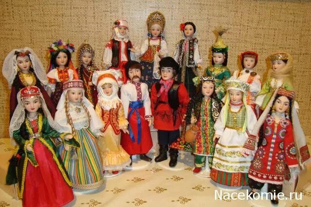Народы россии фото в национальных Слева направо задний ряд:Грузия,Украина,Туркмения,Белоруссия,Россия,Молдавия, Ка
