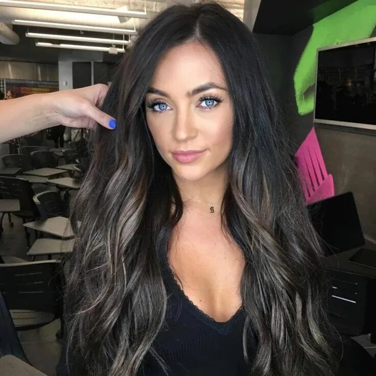 Нарощенные белые пряди на черные волосы фото future Balayage for me image by Kariella Beauty Long hair styles, Hair styles, W