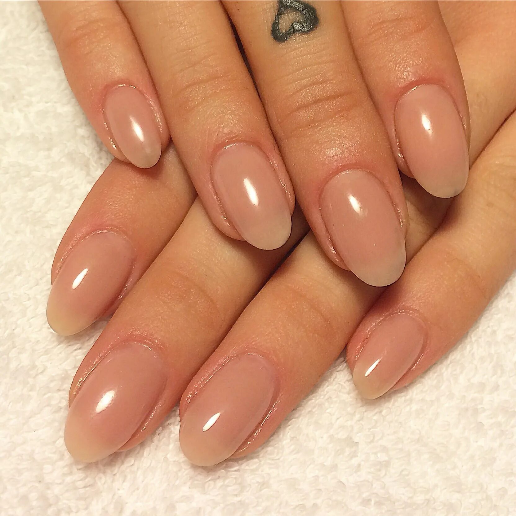 Нарощенные ногти дизайн фото овальные Natural nails How to grow nails, Nail growth tips, Natural fake nails