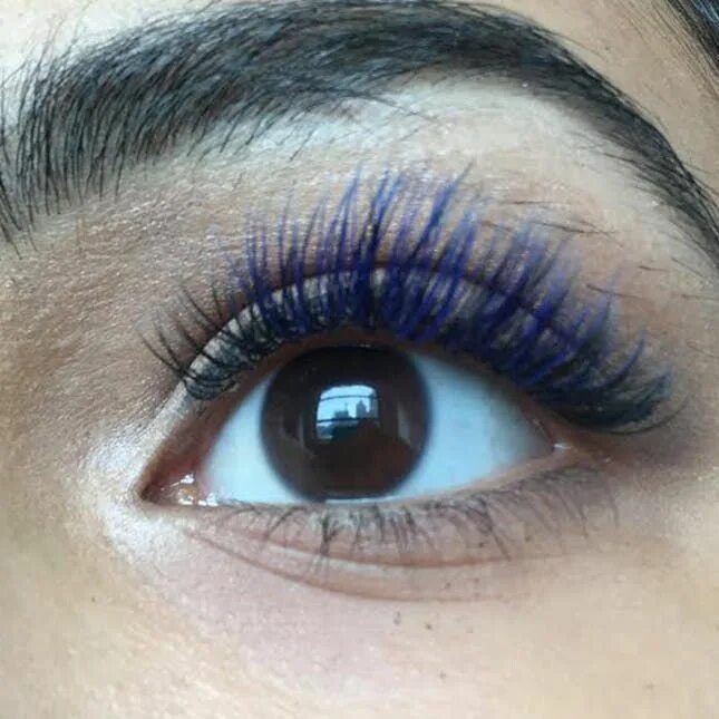Нарощенные ресницы голубые глаза фото Mermaid Eyelash Extensions Are Here Just in Time for Halloween Eyelash extension