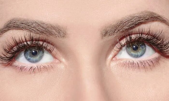 Нарощенные ресницы коричневого цвета фото Benefits Of Mink Eyelash Extensions Long lashes, Laser skin, Eyelash lift