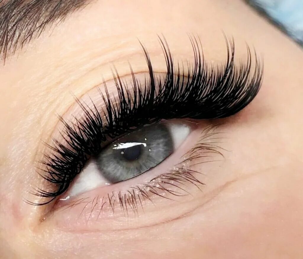 Нарощенные ресницы мокрый эффект с лучиками фото Ab Перманент и макияж, beauty salon, Russia, Saint Petersburg, Geroev Avenue, 32