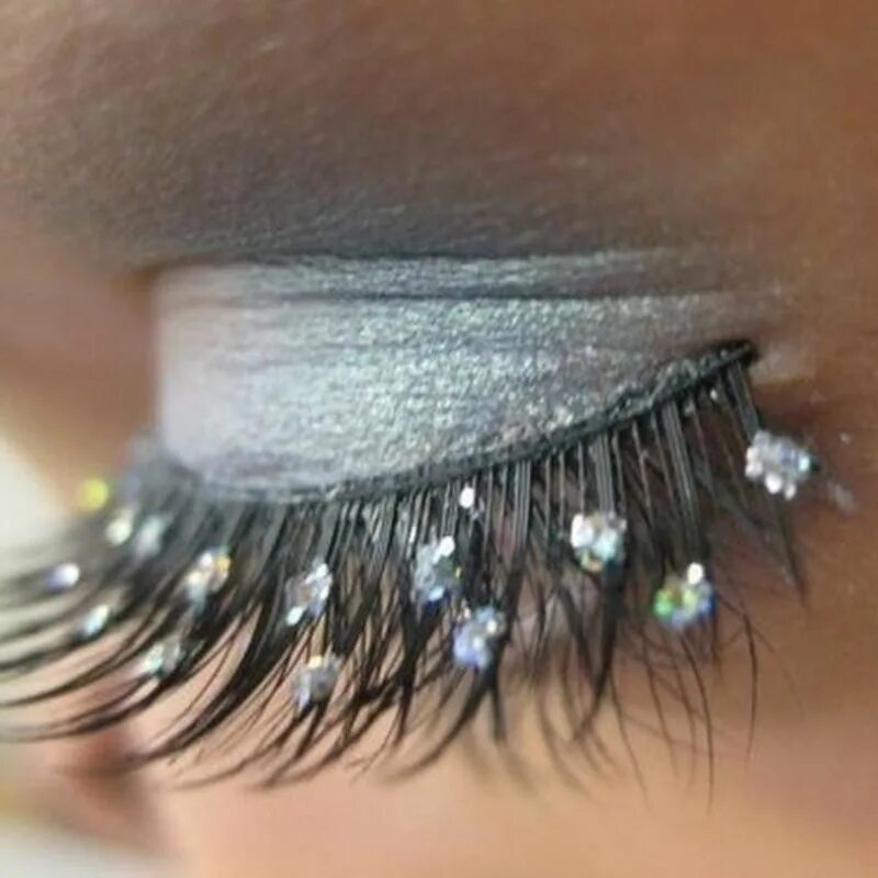 Нарощенные ресницы со стразами фото Angel Tears Rhinestone Glitter Eyelashes Eyelashes, New year's makeup, Flower ma