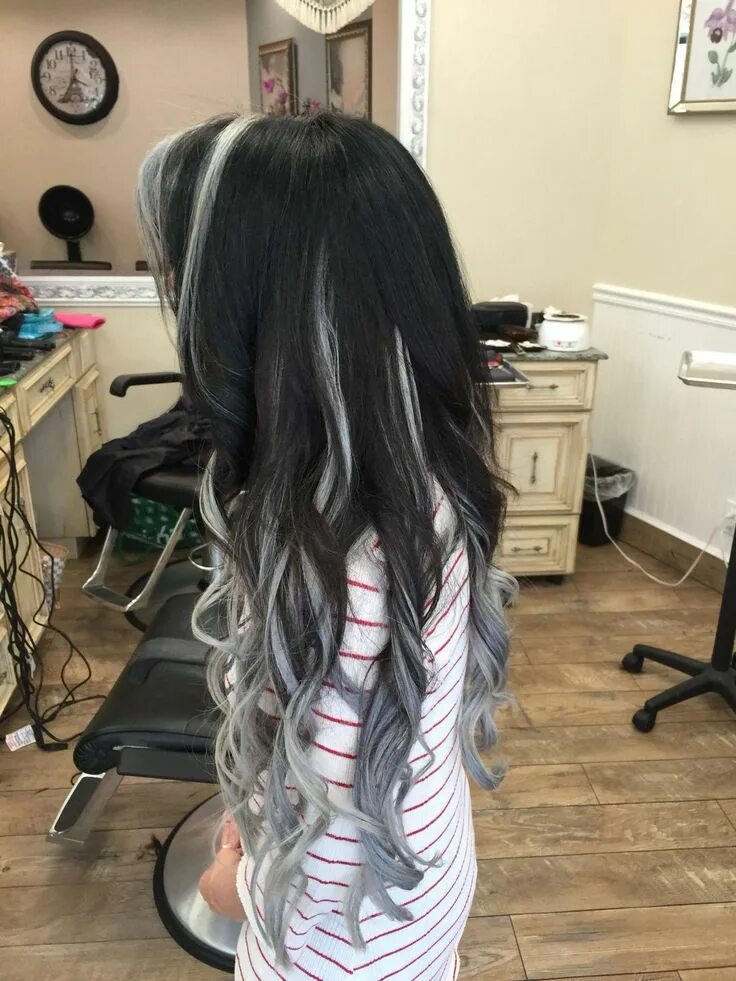 Нарощенные волосы черно белые фото These 19 Dark Purple Hair Color Ideas Are Giving Us Hair Envy Dark blonde hair c