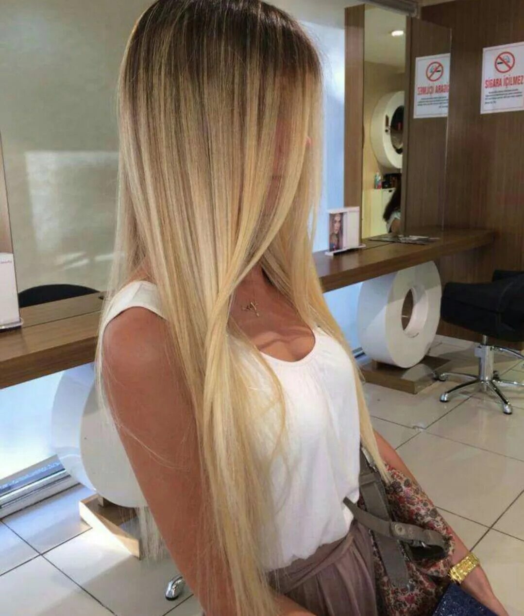 Нарощенные волосы светлые фото Pin by Buket on hair (Saç) Long hair styles, Hair, Trendy hair color