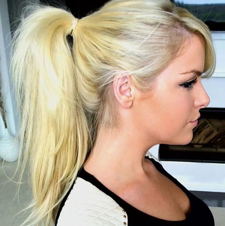 Нарощенные волосы в хвосте как выглядят How To: High Ponytail Using Clip In Hair Extensions Hair extensions tutorial, Cl