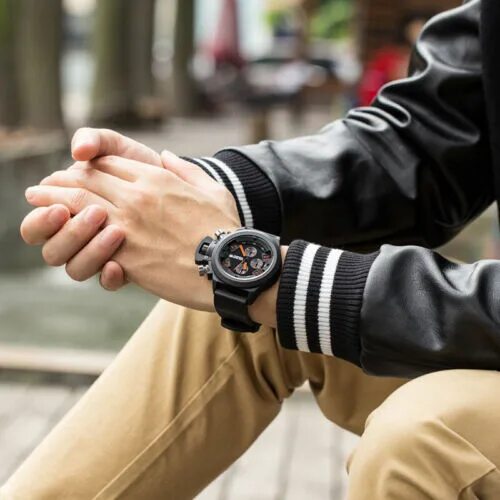 Наручные часы на руке фото MEGIR Mens Chronograph Quartz Watches Silicone Strap Waterproof Wrist Watch eBay