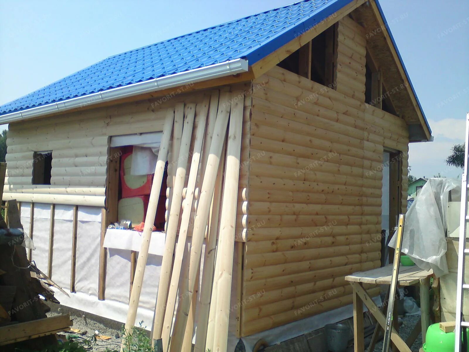 Наружная отделка бани фото Строительство и отделка бани 6*5 по каркасной технологии с обшивкой блокхаусом, 