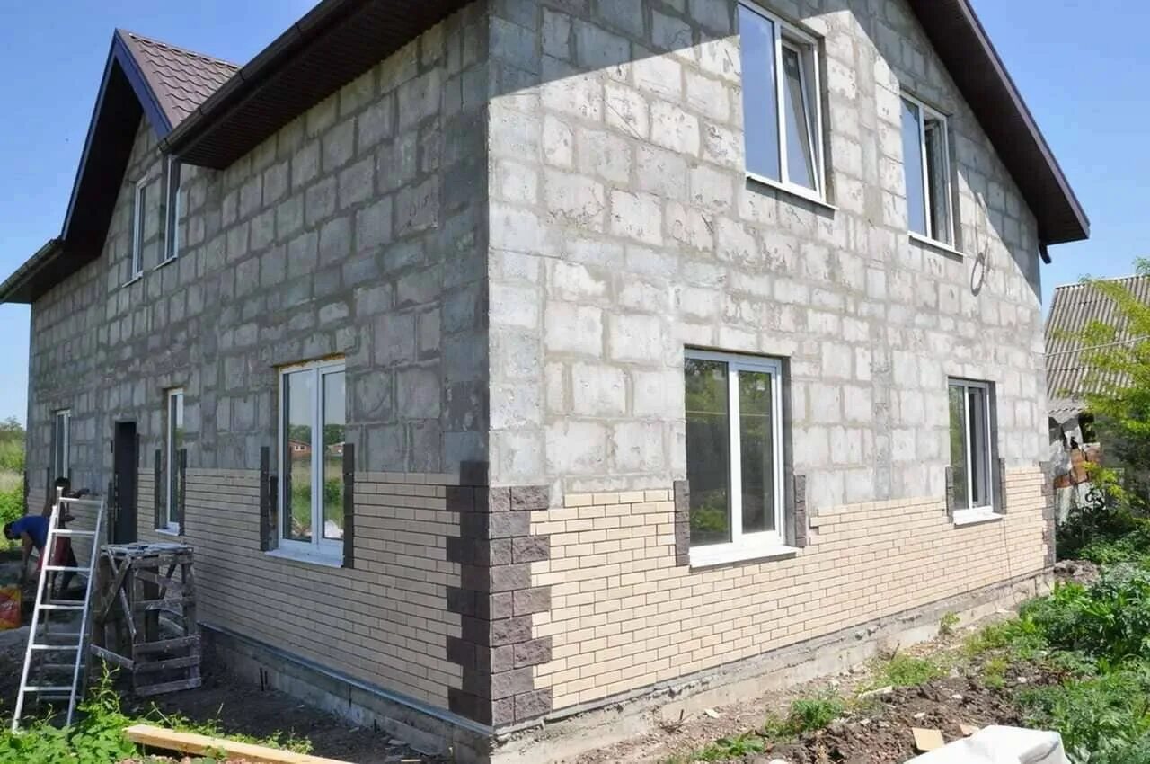 Наружная отделка дома из газобетона варианты недорого Обшивка домов сайдингом в Москве: 108 фасадчиков со средним рейтингом 4.6 с отзы