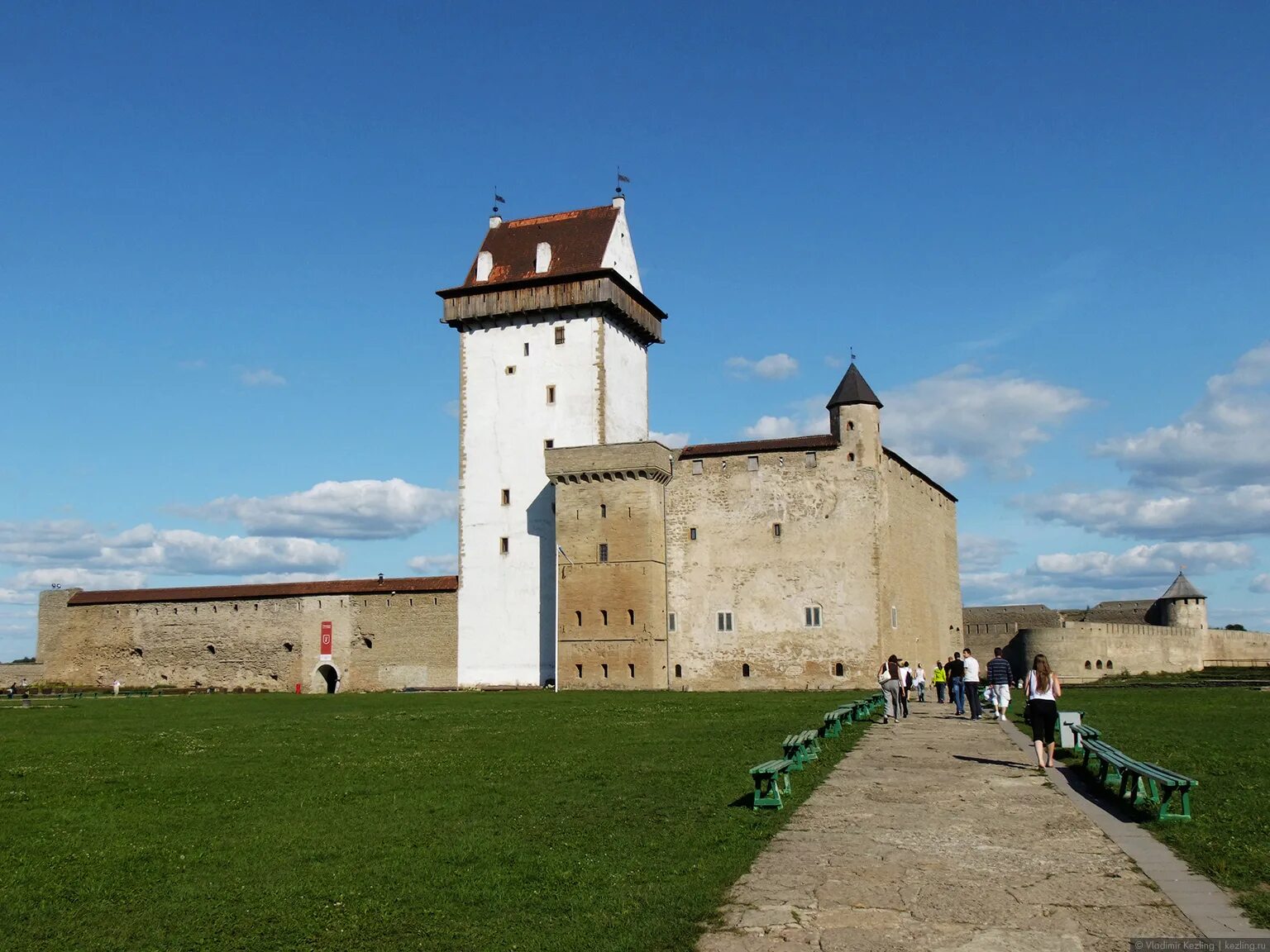 Нарвский замок фото Две крепости: Нарва и Ивангород (фото) Кезлинг