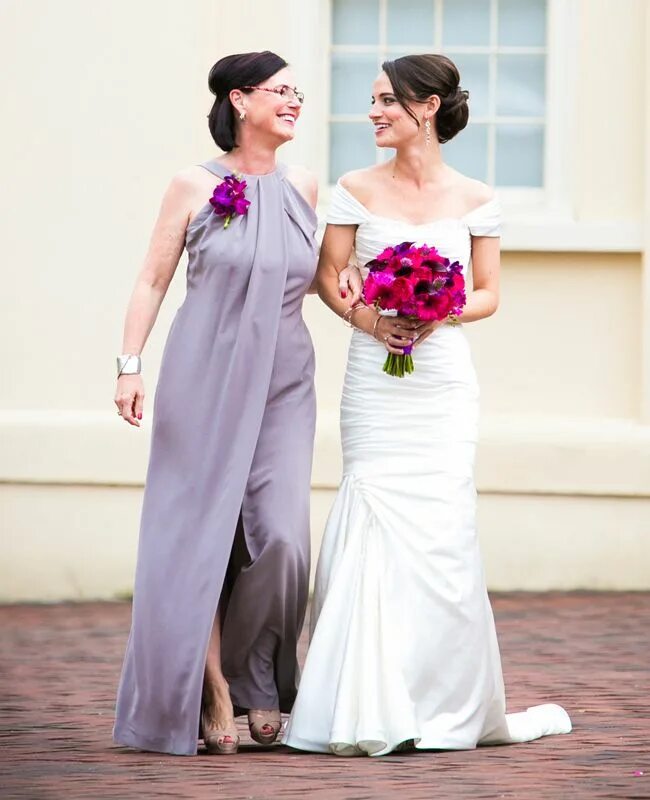 Наряд свекрови на свадьбе сына фото Wedding, Engagement & Relationship Ideas & Articles The Knot Bride, Bride photo,