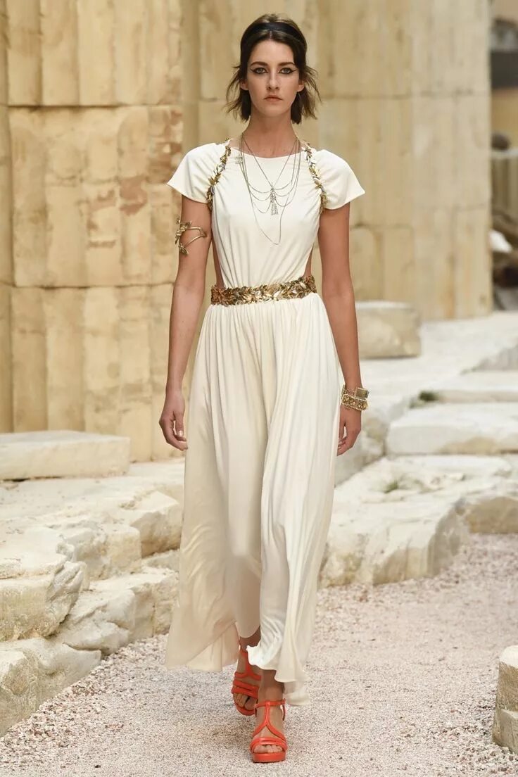 Наряд в греческом стиле женский Chanel Resort 2018: Un Espectacular Viaje A La Antigua Grecia Chanel resort, Mod