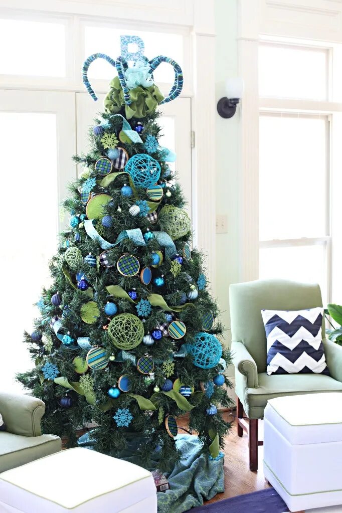 Нарядить елку стильно реальные фото Big Bluey - Bower Power Turquoise christmas, Creative christmas trees, Blue chri