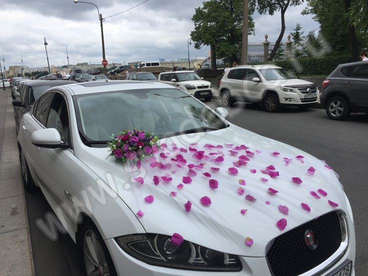 Нарядить машину на свадьбу фото Pin on car decoration for wedding in 2024 Wedding car decorations, Wedding car, 