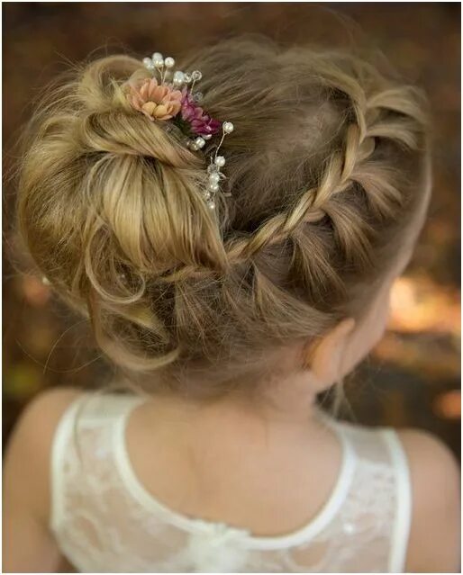 Нарядные прически для девочек 9 Terrific Flower Hairstyle Model Gaya rambut kepang, Gaya rambut, Rambut