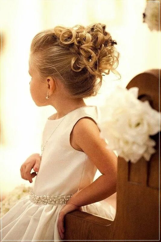 Нарядные прически для лета Girl hairstyles for party, ceremony or wedding in 2024 Flower girl hairstyles, F