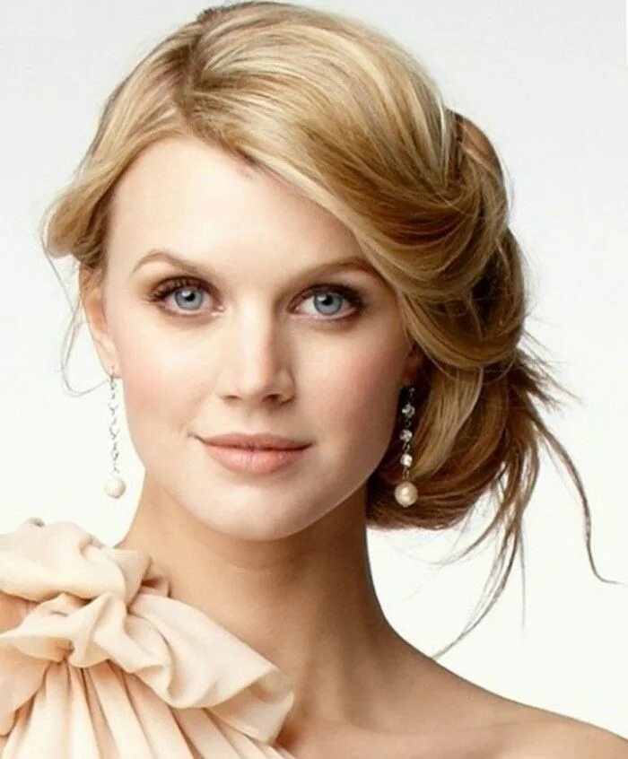 Нарядные прически на средние ▷ 1001+ Ideen für Braut Make Up - Was ist modern in 2017? Wedding hairstyles for
