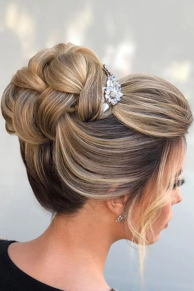 Нарядные прически на средние Swept-Back Wedding Hairstyles: 30+ Best Looks & Expert Tips Hair lengths, Up hai