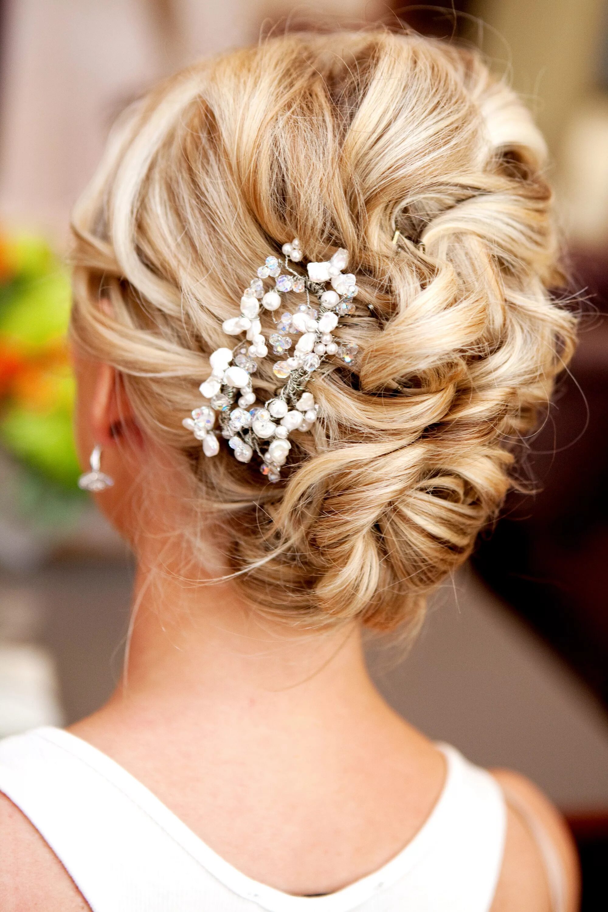 Нарядные прически на волосы Love the hair! #MinnesotaWeddingMakeupArtist Hair styles, Wedding hair and makeu