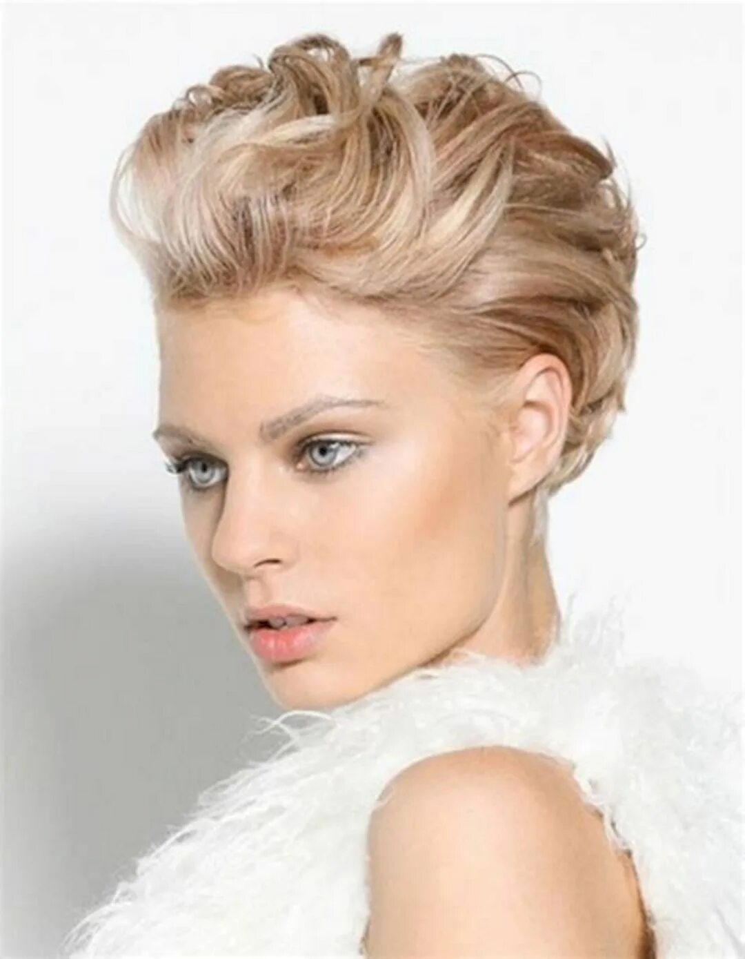 Нарядный прическа на короткий волос 25+ Elegant Short Updo Hairstyles For Summer Weddings Ideas Elegant wedding hair
