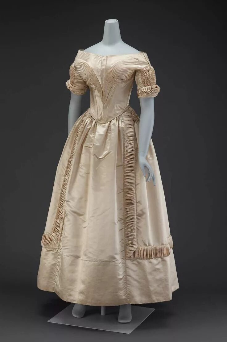 Наряды 19 века фото 1840 wedding dress Historical dresses, Wedding gowns vintage, Wedding dresses vi