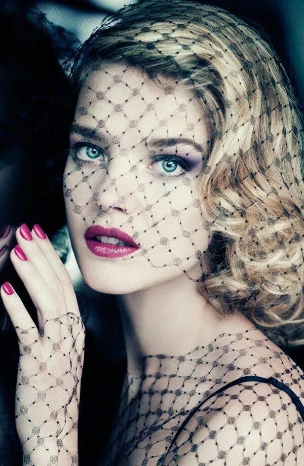 Наталья макияж Pop of pink - lips & nails Makeup, Natalia vodianova, Beautiful makeup