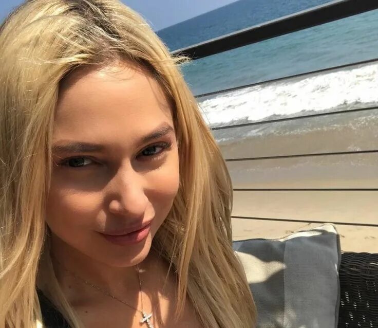 Наталья рудова фото без макияжа Наталья Рудова порадовала поклонников откровенным видео в купальнике http://oane