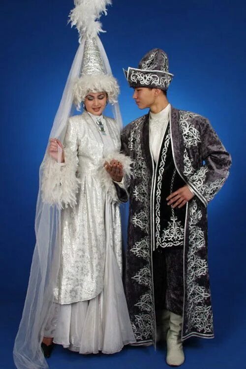 Национальная одежда казахов фото Kazakh couple in traditional wedding attire National clothes, Traditional outfit