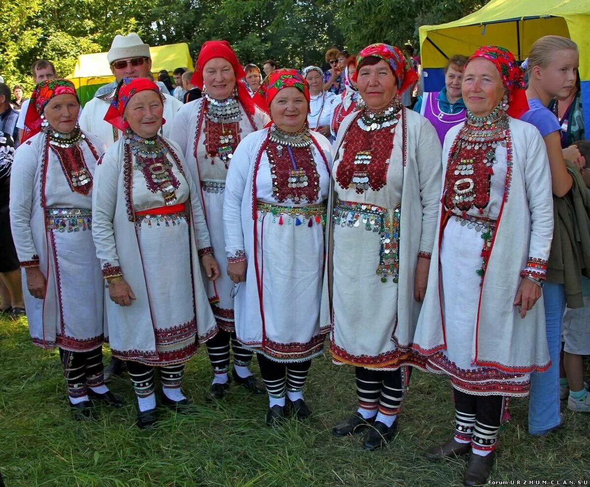 Национальная одежда марийцев фото Луговые марийцы