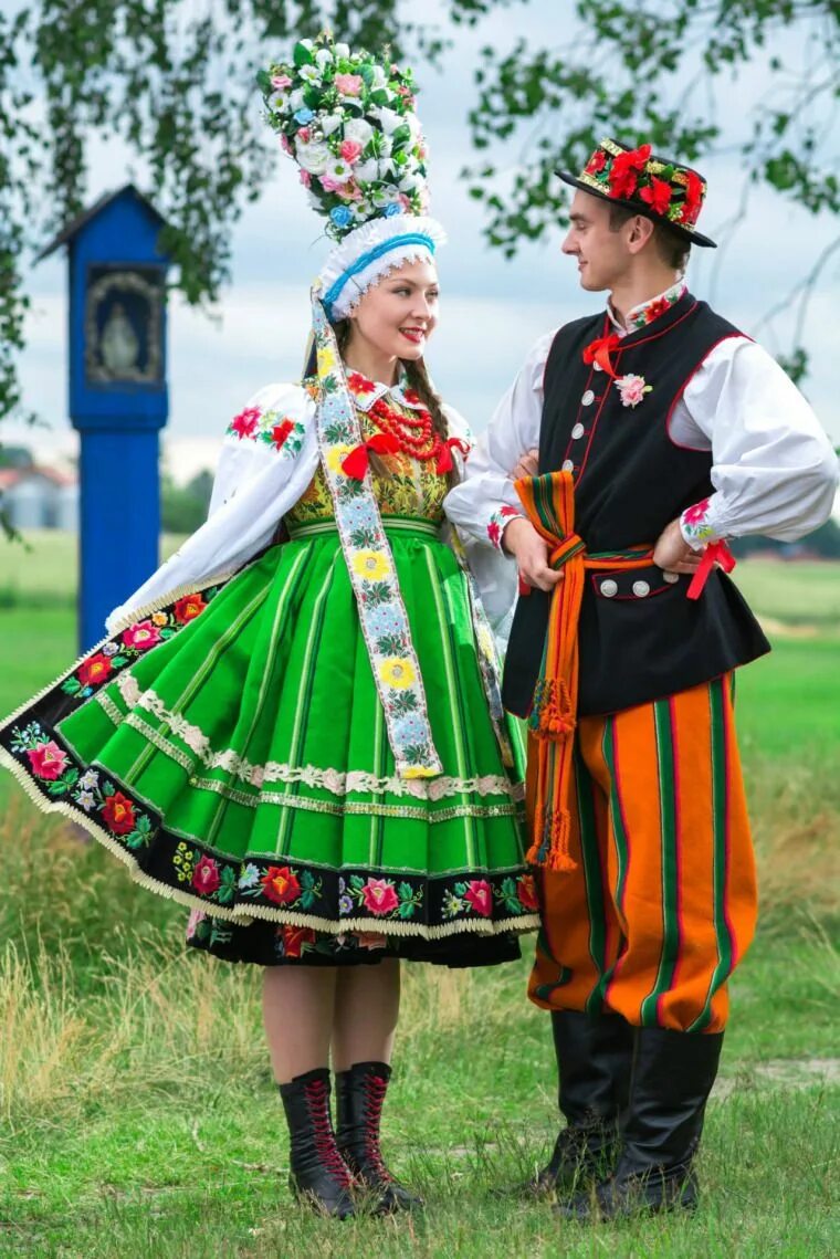 Национальная одежда поляков фото Pin by Maximiliana-Yuko on Poland folk costume(Łowicz) Polish traditional costum