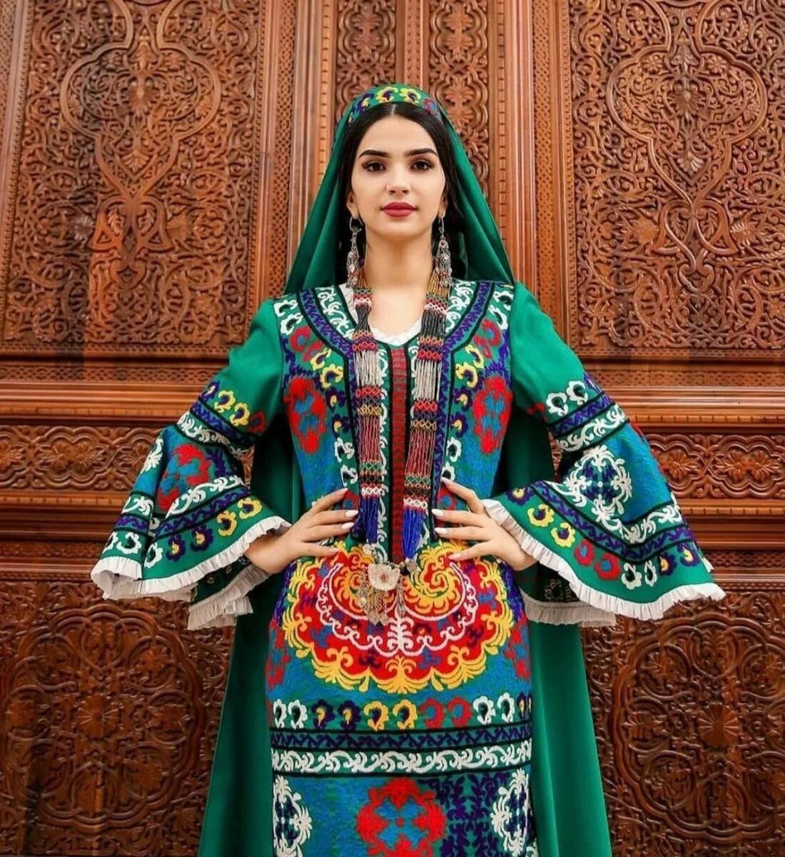 Национальная одежда таджикистана женская фото Оригинал схемы вышивки "Девушка Востока" (№ 2058633) - Вышивка крестом