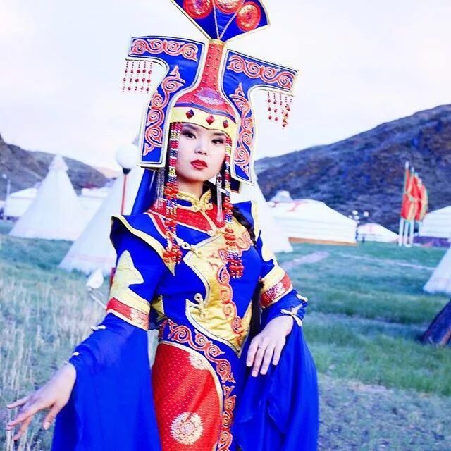 Национальная одежда тувинцев для девушки фото Tuvan girl Türkler