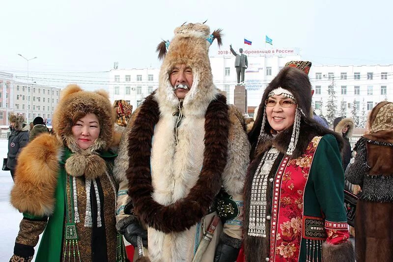 Национальная одежда якутов фото Якутия отметила День народного мастера парадом национальных костюмов. Фото, виде
