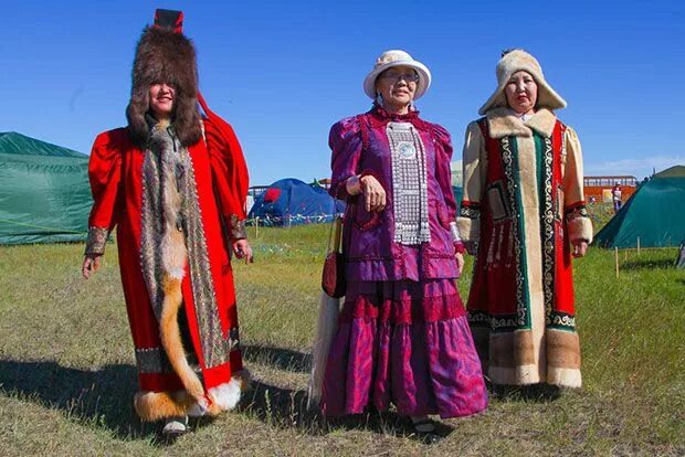 Национальная одежда якутов фото İlgili resim Traditional outfits, How to wear, Clothes