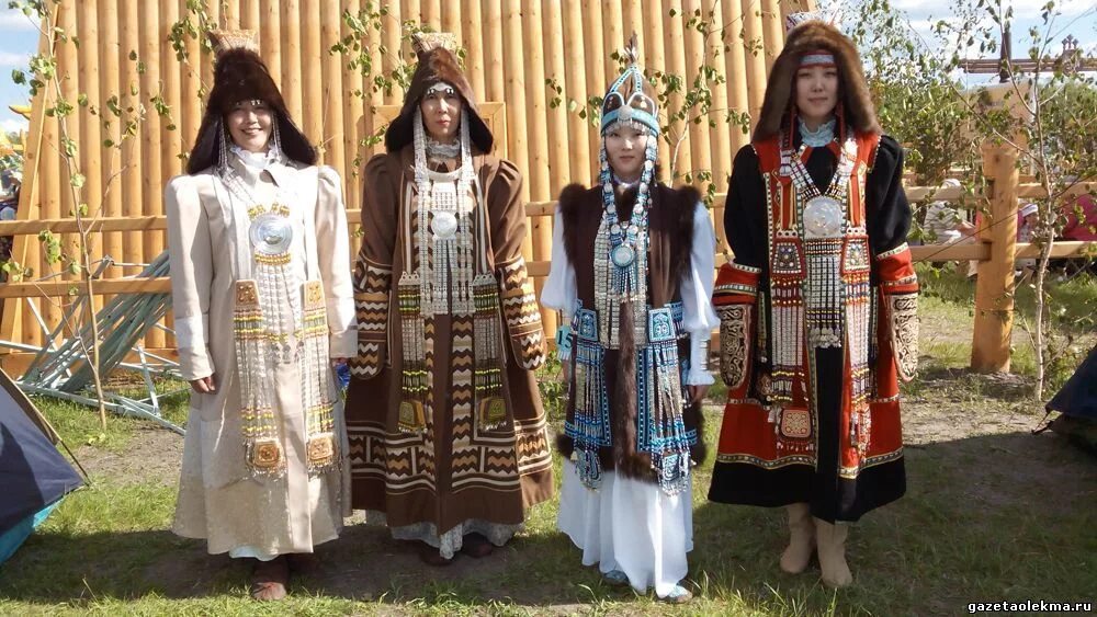 Национальная одежда якутов фото и описание Якутский национальный костюм (48 фото): традиционные наряды якутов Одежда, Костю